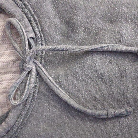 Free People Surplice Criss Cross pull over Sweatshirt... I think it's Medium - Picture 4 of 6